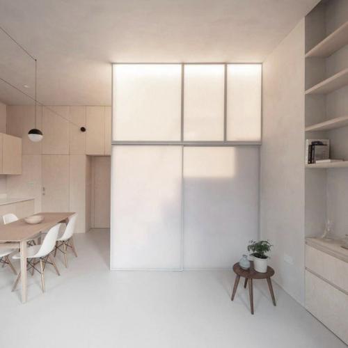 Вышло очень минималистично и воздушно, конечно. 06