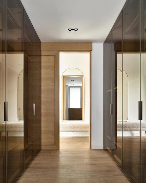 Одним из главных пожеланий хозяев было найти баланс между жизнью в мегаполисе, с его стремительным ритмом, и ощущением природной гармонии. 08