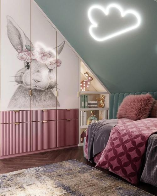 Детская на мансардном этаже - отличное решение для тех, кто хочет грамотно распорядиться квадратными метрами жилплощади. 03