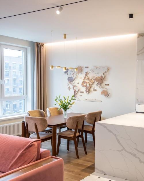 Это не просто кухня - гостиная - это пространство, где цвет становится настроением. 06