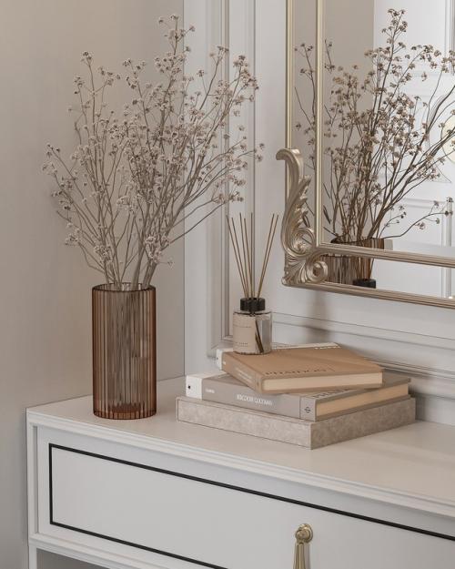 Прихожая и коридор - это первое, что видят гости и домочадцы, поэтому здесь важна каждая деталь. 02