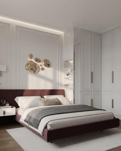 Светлая и просторная и с очень необычным декором на стене спальная комната. 03