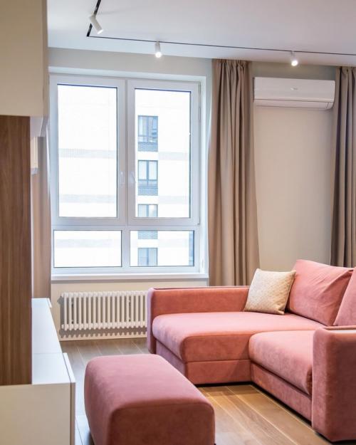 Это не просто кухня - гостиная - это пространство, где цвет становится настроением. 05