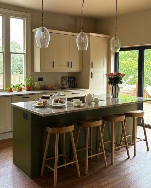 Погружаемся в атмосферу Англии начала XX века - дом эдвардианской эпохи с его неповторимым шармом и утончённостью. 02