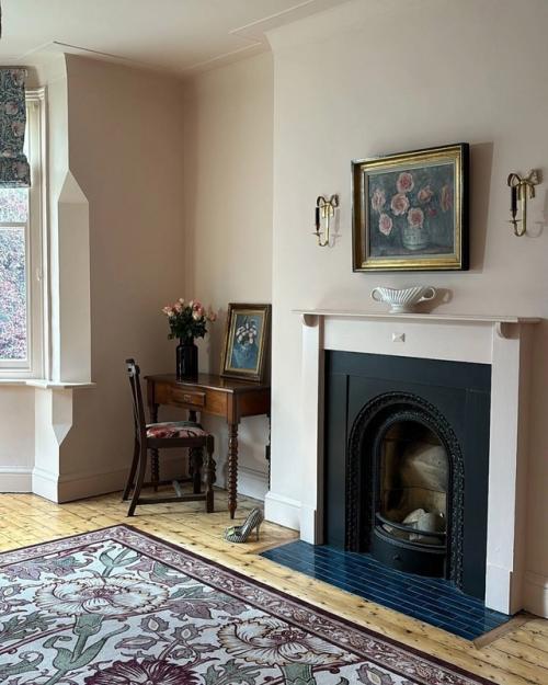 Погружаемся в атмосферу Англии начала XX века - дом эдвардианской эпохи с его неповторимым шармом и утончённостью. 05