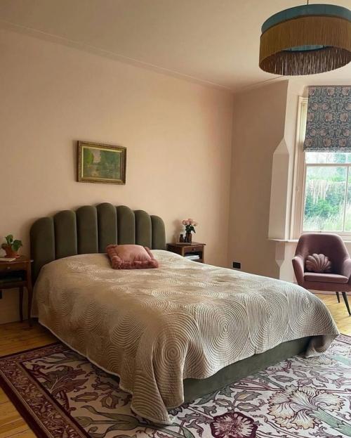 Погружаемся в атмосферу Англии начала XX века - дом эдвардианской эпохи с его неповторимым шармом и утончённостью. 04