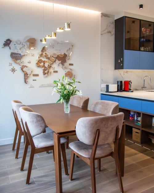 Это не просто кухня - гостиная - это пространство, где цвет становится настроением. 07