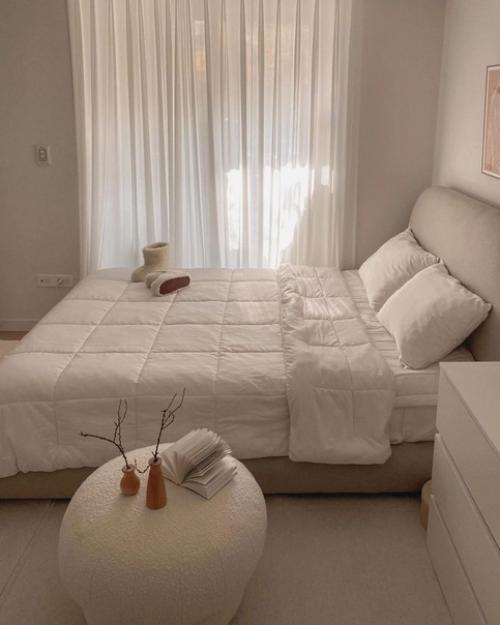 Небольшая уютная спальня. 01