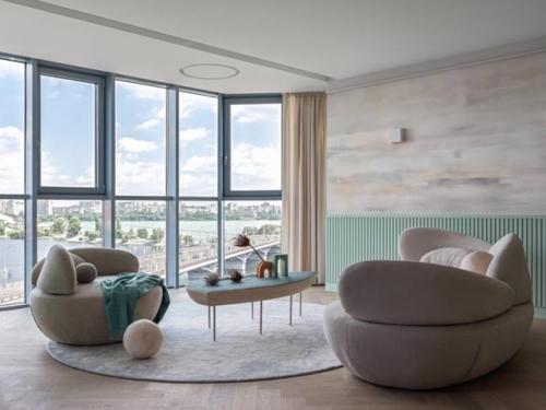 На 90 квадратных метрах дизайнеру удалось создать пространство, наполненное светом, лёгкостью и уютом. 07