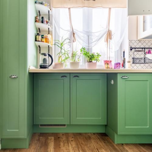 Кухни в оливковом цвете не теряют актуальности. 01