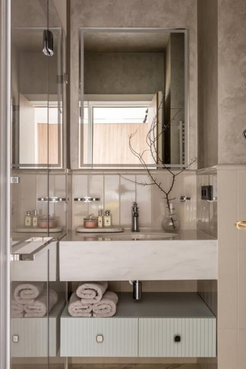 Красивый, светлый дизайн двухкомнатной квартиры с ярким акцентом. 08