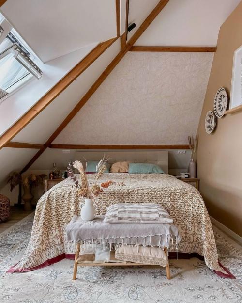 В основе оформления лежит стремление создать атмосферу тишины, тепла и умиротворения. 06