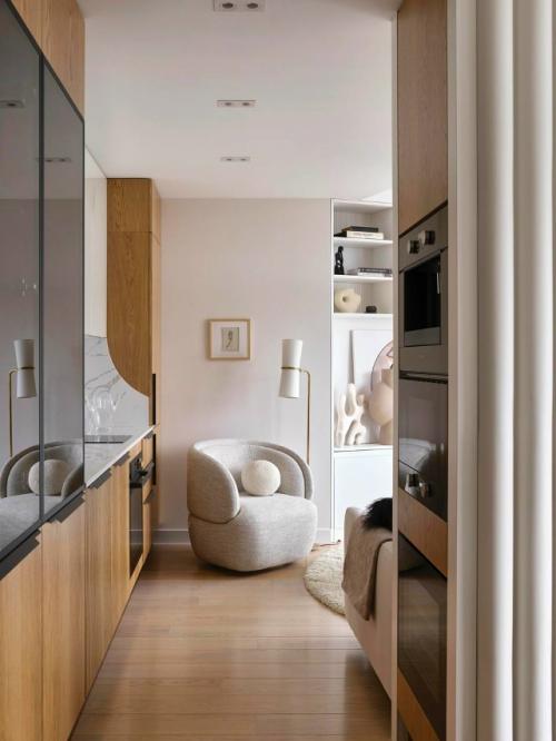 Эта просторная квартира площадью 99 кв. 04