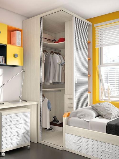 Любая семья со временем овладевает большим количеством вещей, которые надо где-то хранить.