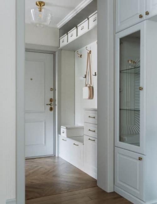 В чем необычность белой прихожей?