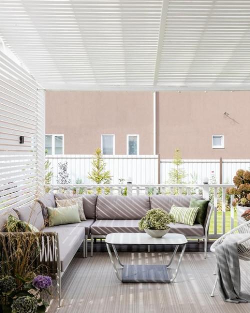 Светлый интерьер с личным пространством для каждого. 04