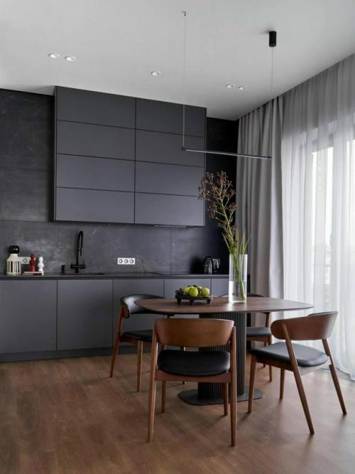 Квартира для студента, в которой лаконичность стала идеальным фоном для яркого, творческого характера будущего актёра. 

