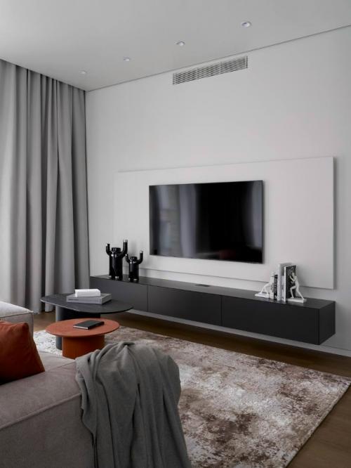 Квартира для студента, в которой лаконичность стала идеальным фоном для яркого, творческого характера будущего актёра. 02