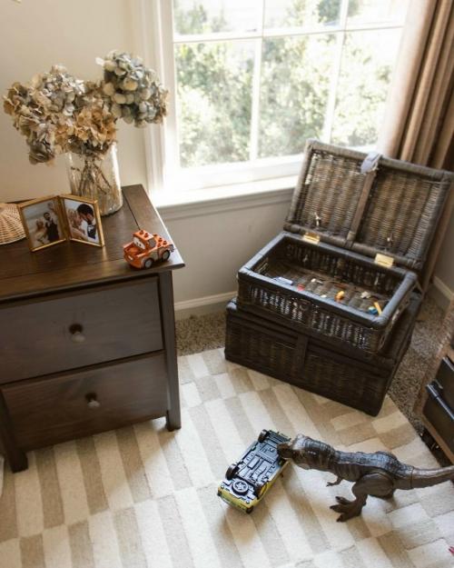 Такой интерьер создаёт ощущение тепла и гармонии. 02