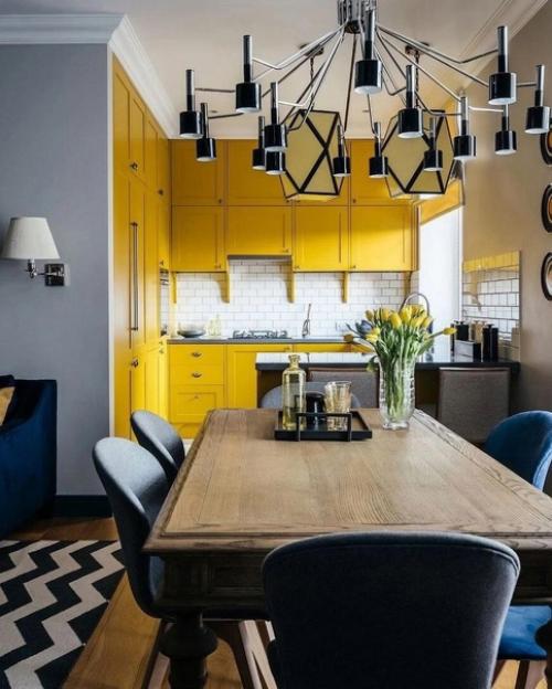 Очень яркие цвета надоедают быстро. 02