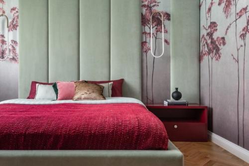 Кровать с ярким изголовьем. 01