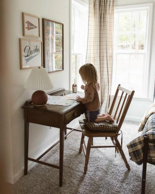 Такой интерьер создаёт ощущение тепла и гармонии. 06