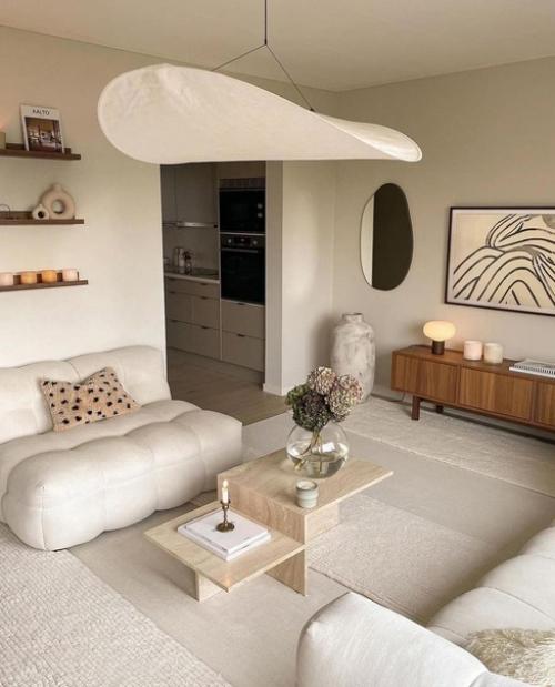 Небольшая квартира в нейтральной гамме.