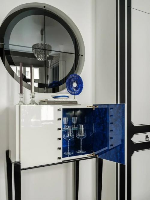 Эта квартира - настоящий пример того, как даже на небольшой площади можно создать гармоничное и уютное пространство. 02