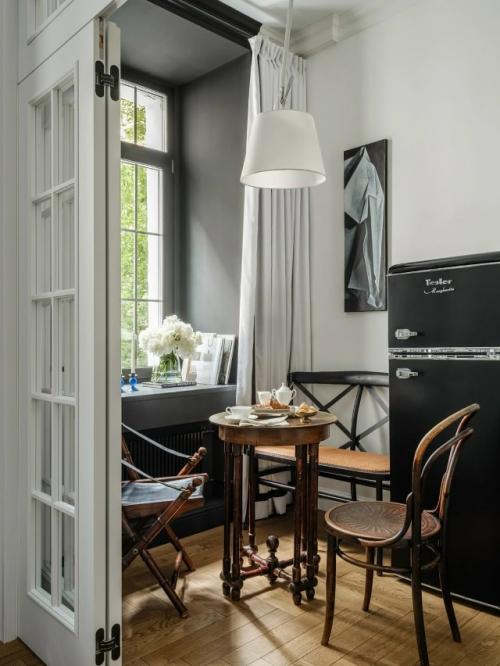 Эта квартира - настоящий пример того, как даже на небольшой площади можно создать гармоничное и уютное пространство. 08