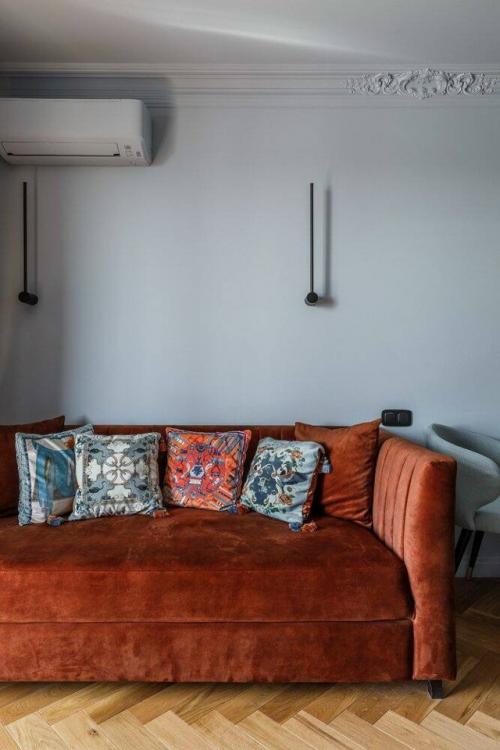 Этот интерьер - настоящее произведение искусства, в котором каждая деталь имеет свой характер и историю. 01