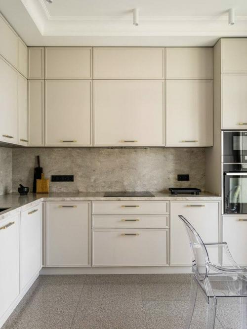 Это пример того, как можно объединить элегантность прошлого с функциональностью настоящего. 03