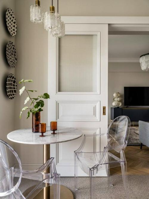 Это пример того, как можно объединить элегантность прошлого с функциональностью настоящего. 04