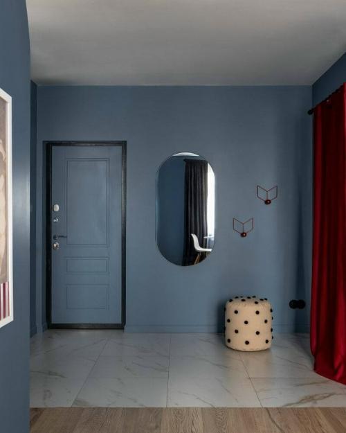 Интересная планировка, арочные формы и насыщенные оттенки превращают эту двушку в по-настоящему выразительное и цельное пространство. 02