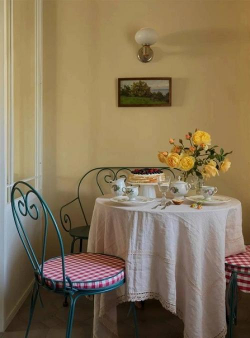 Эклектичный интерьер - это искусственное смешение стилей, подчиненное общей идее. 04