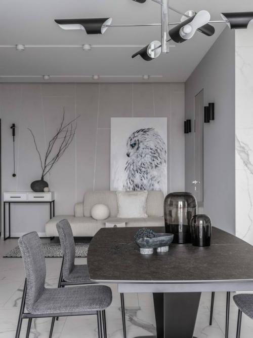 Эта квартира с панорамным видом на Москву построена на принципах спокойствия и долговечности. 01