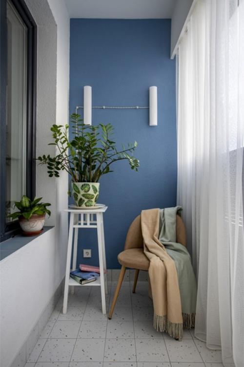 Двухкомнатная квартира с голубыми и бежевыми акцентами. 02