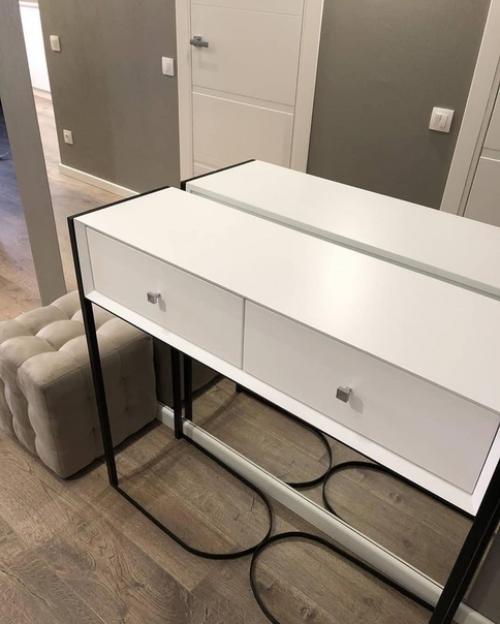 Очень круто!  Сдержанно и в то же время яркие пятна оживляют) не напрягает глаз. 07