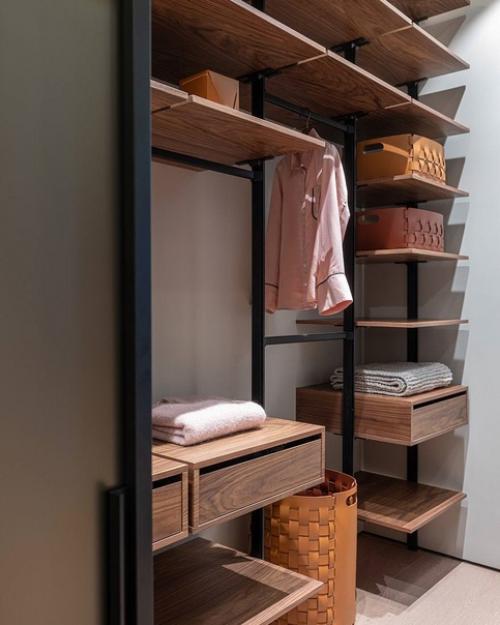 Именно яркие акценты и декор сделали интерьер этой квартиры стильным и необычным. 04