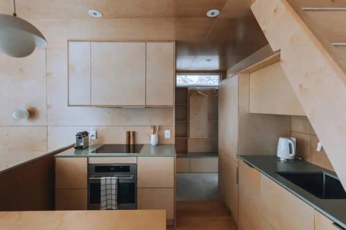 Дизайнерский мини - дом с видом на горы. 05