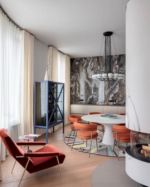 Именно яркие акценты и декор сделали интерьер этой квартиры стильным и необычным. 02