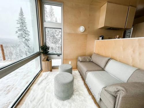 Дизайнерский мини - дом с видом на горы. 03