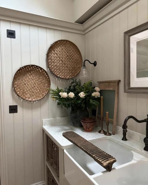 Потрясающие интерьеры одного уютного домика - как приглашение замедлиться, вдохнуть глубже и на мгновение забыть про всё лишнее. 02