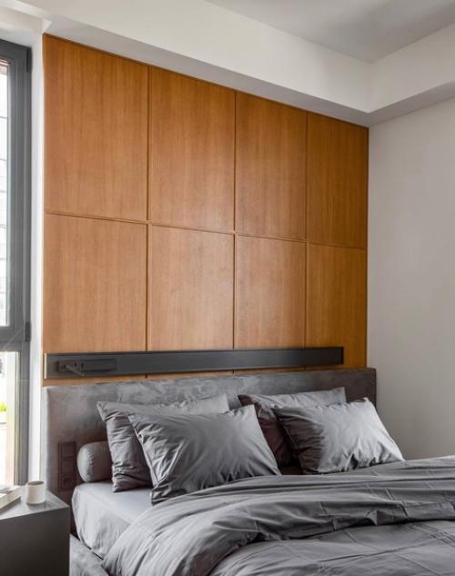 Отличительная черта этого интерьера - смелые цвета и авторская мебель. 04