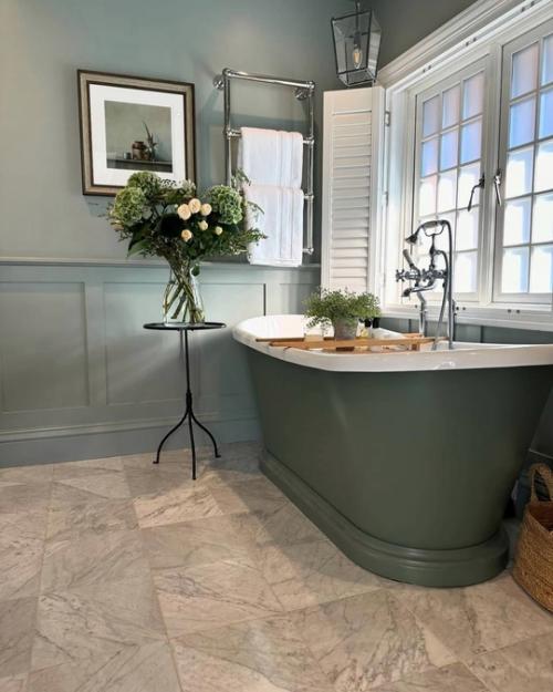 Потрясающие интерьеры одного уютного домика - как приглашение замедлиться, вдохнуть глубже и на мгновение забыть про всё лишнее. 06