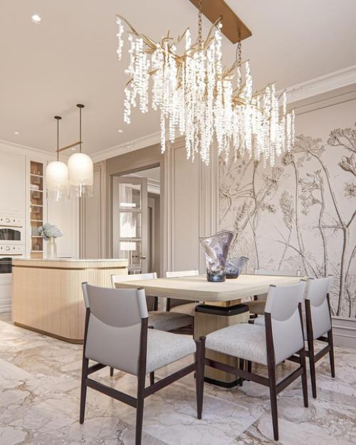 Кухня и гостиная, которые разделены красивой распашной дверью со стеклом. 04