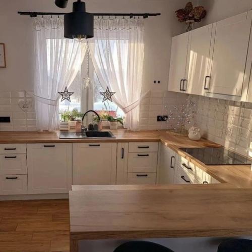 Дизайн кухни в загородном доме. 06