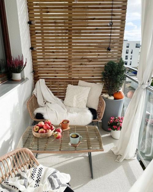 Этот интерьер - наглядное доказательство того, что простота не исключает изысканность. 04