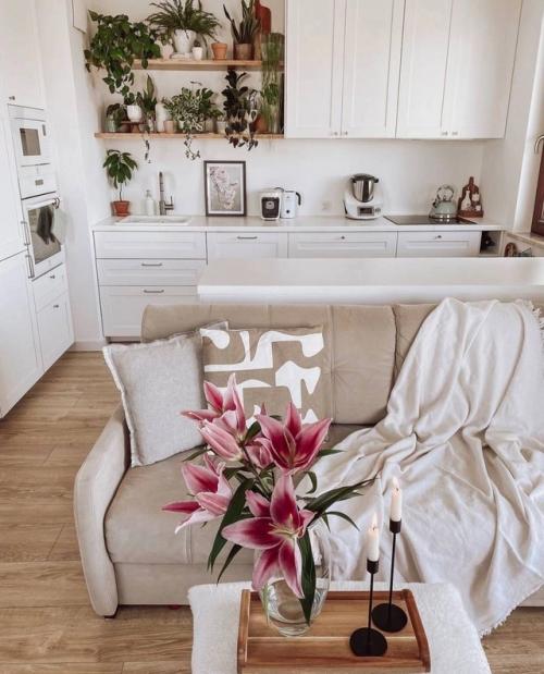 Этот интерьер - наглядное доказательство того, что простота не исключает изысканность. 05