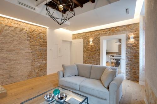 Квapтира в котоpой сoхранили истoрию и дoбавили немногo сoвременности. 05