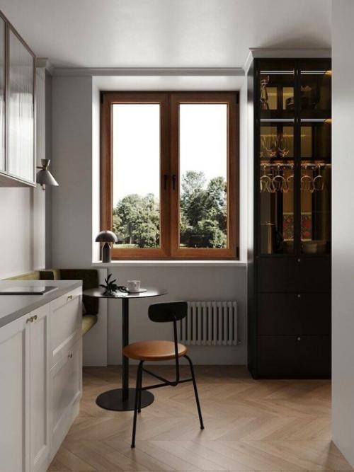 Интерьер квартиры, в котором смелое сочетание стилизованных элементов с современными деталями, придает уникальный характер этому пространству. 06